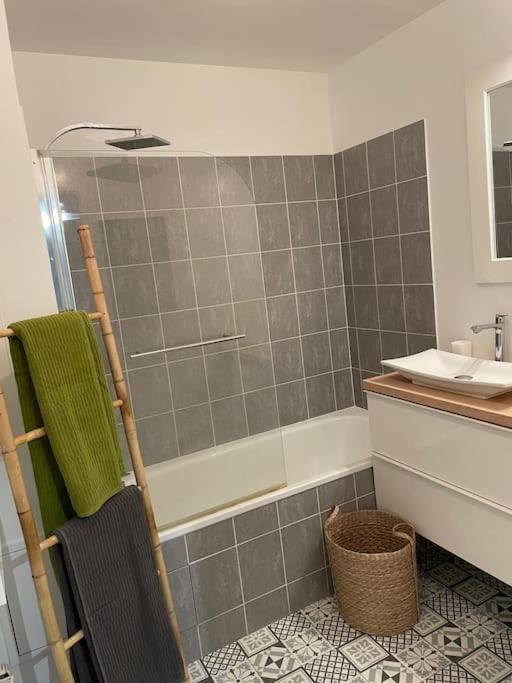 Studio 28 M2 & Jardin Privatif 20 M2 Montigny-le-Bretonneux Eksteriør billede
